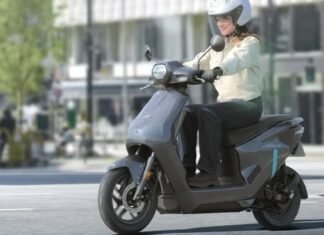 Yamaha Jog E Electric Scooter Breaks Cover, 53 Km Range Yamaha Jog E Electric Scooter