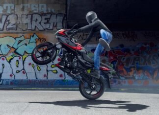 Bajaj Pulsar 25 Year Celebration Offer Launched with Rs 7000 Benefits 2026 Bajaj Pulsar 220F