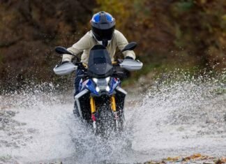 BMW 450cc Naked Roadster, Fully-Faired Sportsbike in Pipeline BMW F 450 GS