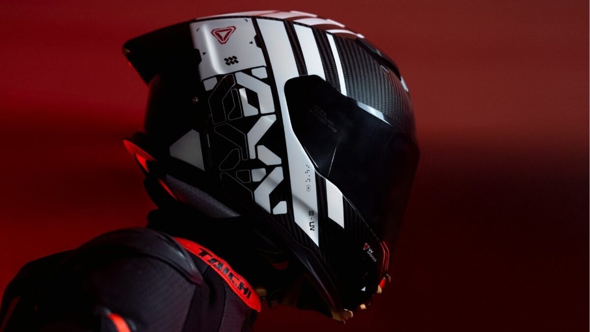 Ultraviolette Crossfade Smart Carbon-Fibre Helmet