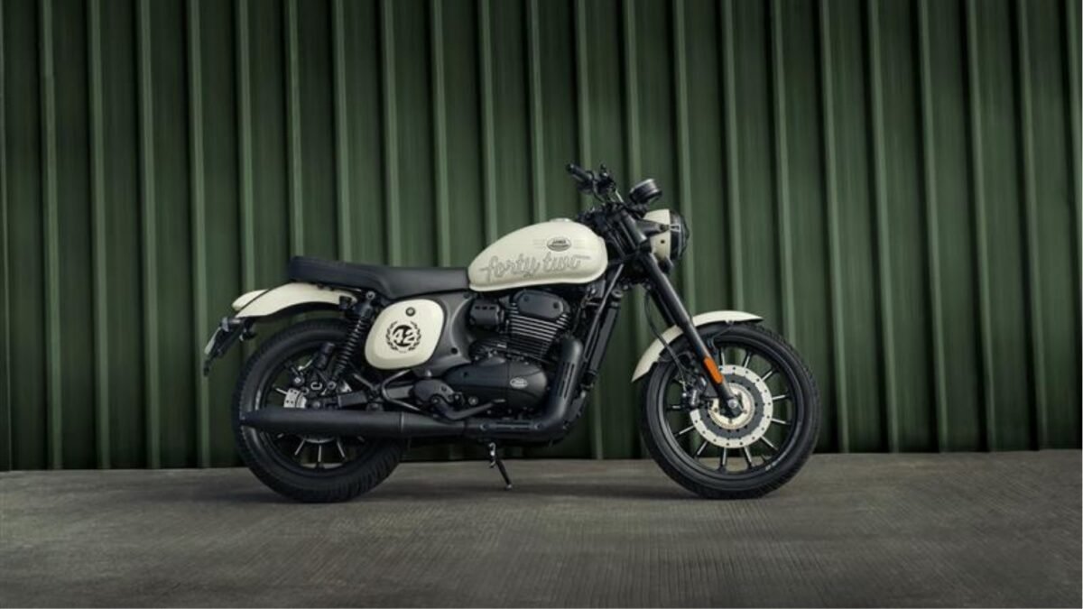 2026 Jawa 42 Ivory