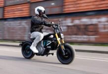 BMW CE 02 Electric Scooter Gets Discounts Up To Rs 2.40 Lakh BMW CE 02