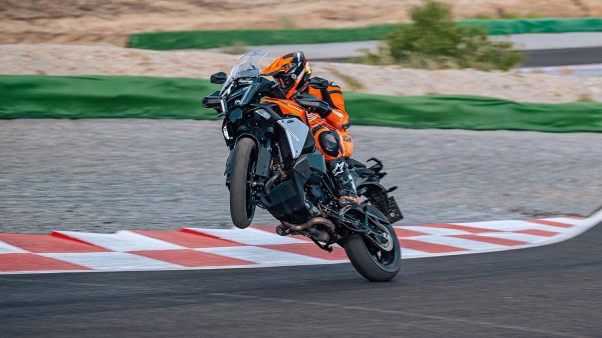KTM 1390 Super Adventure S Evo