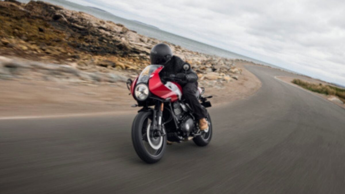 Triumph Thruxton 400