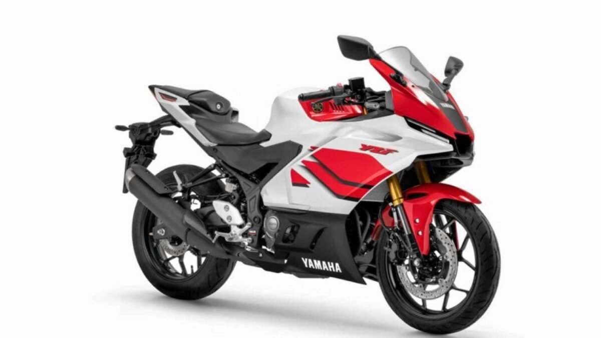 Yamaha R15 and R3 Anniversary Edition