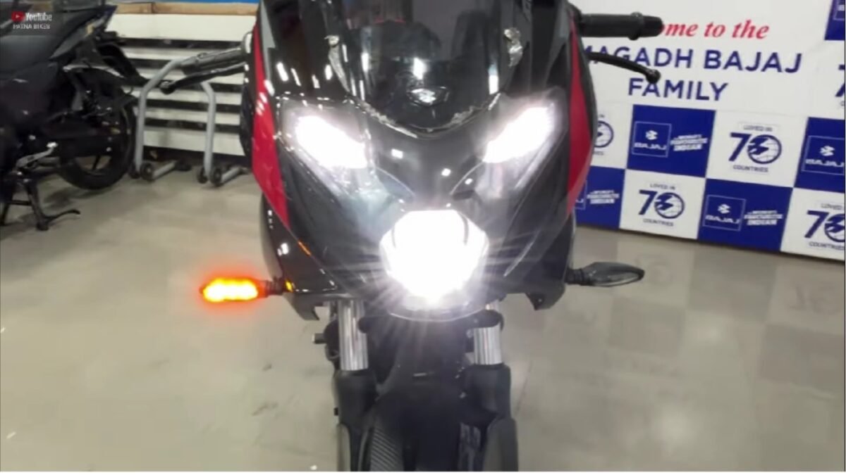 Bajaj Pulsar 220F