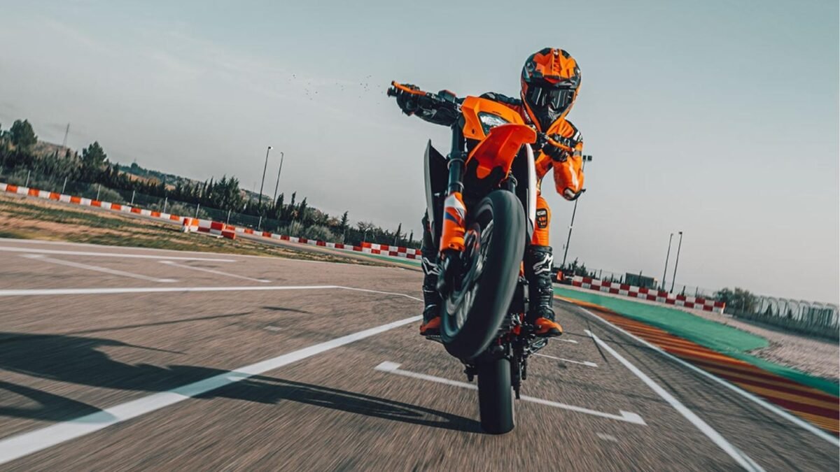 KTM 390 SMC R (2)