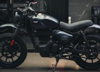 Royal Enfield Hunter 350 BatMod Is A Dark Take On The Modern Classic Custom Hunter 350 (2)