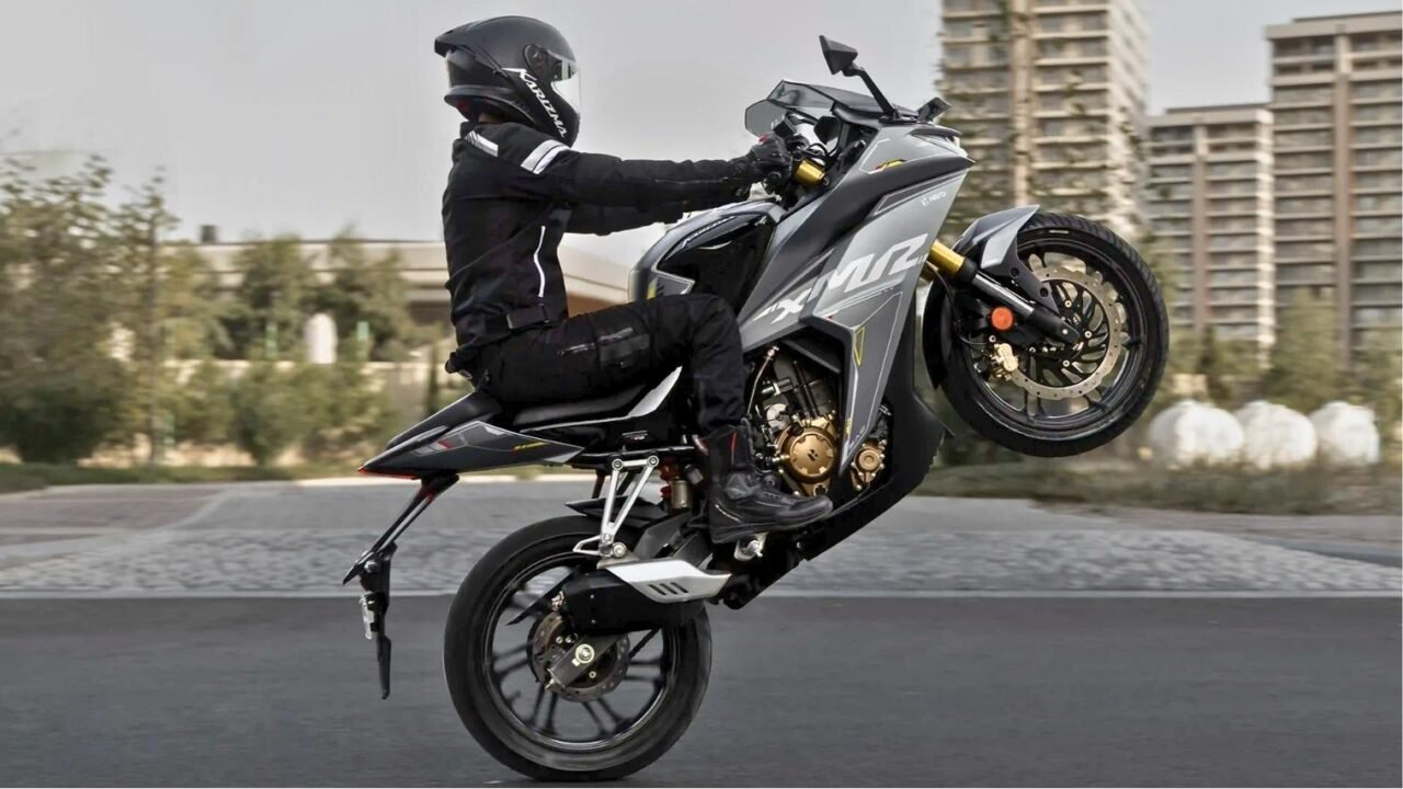 Karizma XMR 210