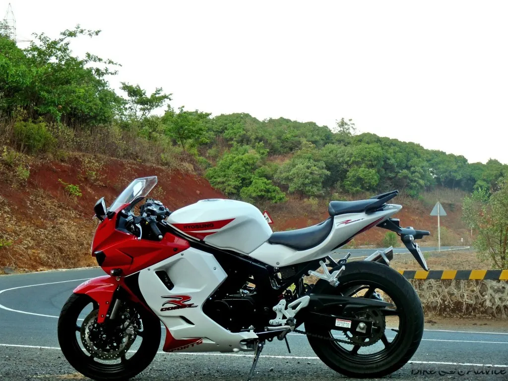 Hyosung GT250R Review BikeAdvice 30