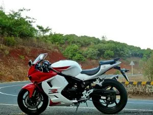 Hyosung GT250R Review BikeAdvice 30 Copy