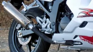 Hyosung GT250R Review BikeAdvice 63 Copy