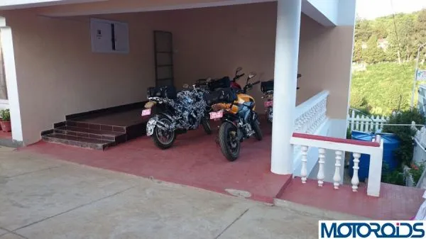 Bajaj-Pulsar-faired-200SS-spy-pics (1)
