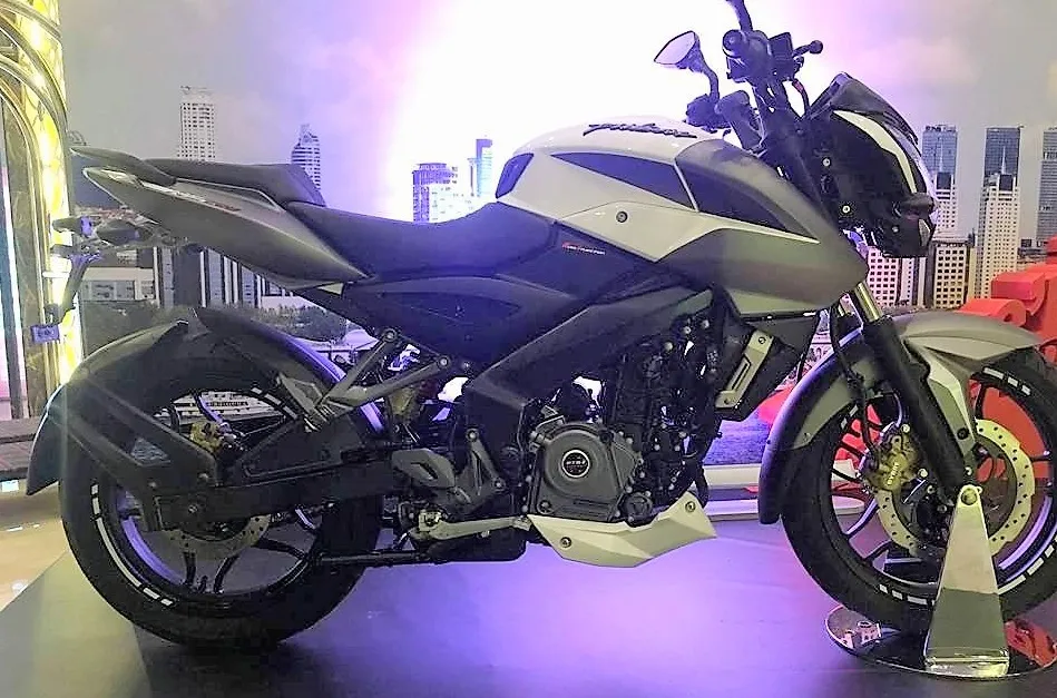 New 2017 Pulsar NS200 Pics Side