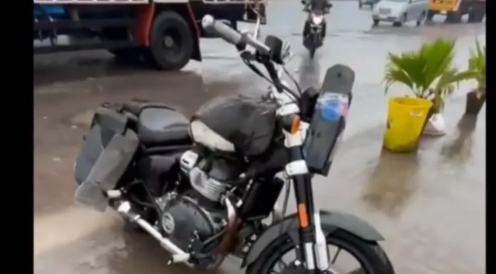 Royal Enfield Super Meteor 650 White Chrome Spy Images 2